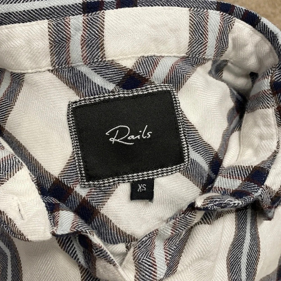 Rails plaid button down shirt women’s XS 100% rayon - Picture 4 of 10